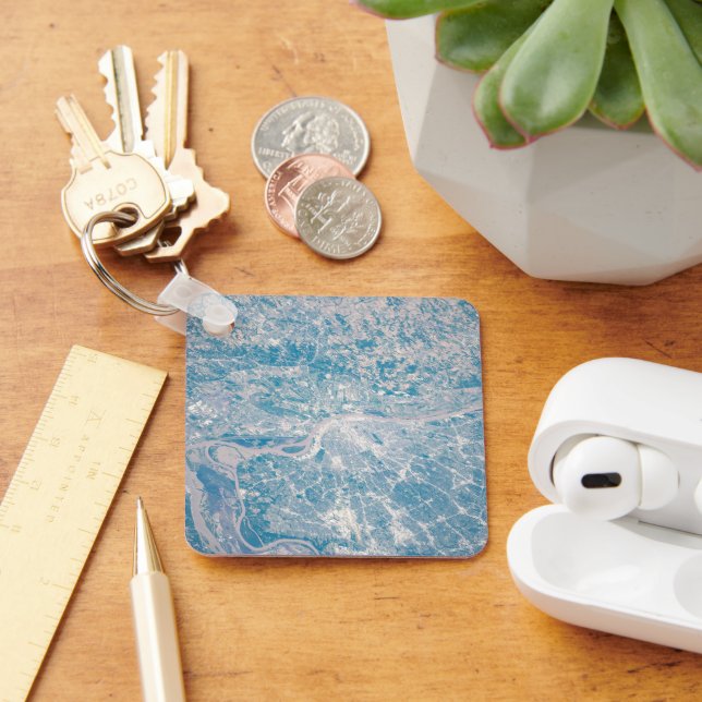 St. Louis, Missouri Along The Mississippi River. Key Ring (Desk)