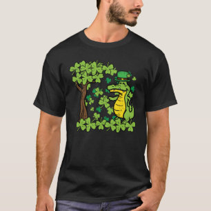 St Patrick Day Alligator Shamrock Saint Pattys Men T-Shirt