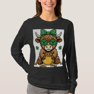 St Patrick Highland Cow Pot of Gold Vintage Art_1 T-Shirt