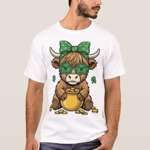 St Patrick Highland Cow Pot of Gold Vintage Art_1 T-Shirt