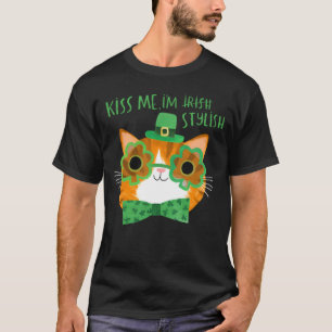 St Patrick s Day cute cat Kiss Me I m Irish Stylis T-Shirt