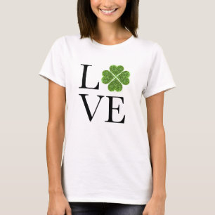 St. Patrick’s day   Love   green glitter shamrock T-Shirt