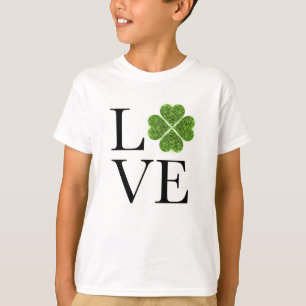 St. Patrick’s day   Love   green glitter shamrock T-Shirt