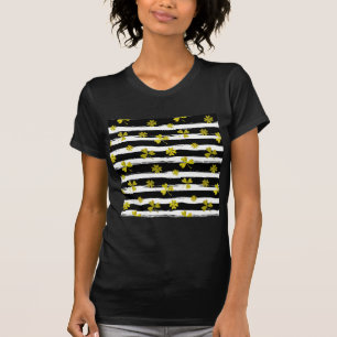 st patricks black white clover T-Shirt