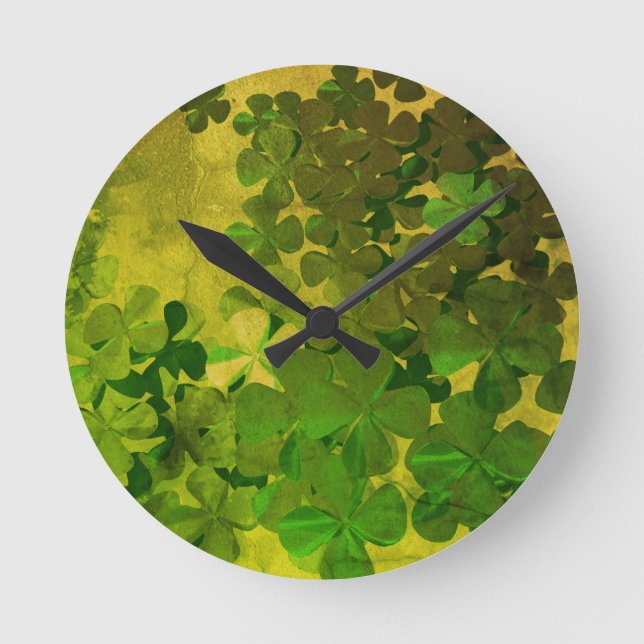 St. Patrick's Day and Good Luck ,‎Four-leaf clover Round Clock (Front)