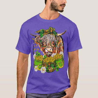 St Patricks Day Highland Cow Funny Highland Heifer T-Shirt