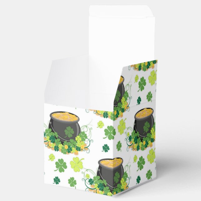 St Patricks Day Ireland Green Clover Leprechaun Favour Box (Opened)