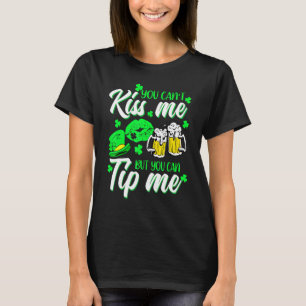 St Patrick's Day Lucky Shamrock Waitress Bartender T-Shirt