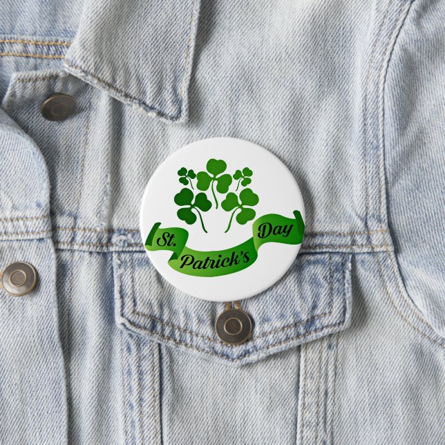 St. Patrick's Day shamrocks 7.5 Cm Round Badge (In Situ)