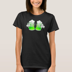 St Patrick's Day Women's Skeleton Hands Holding Gr T-Shirt