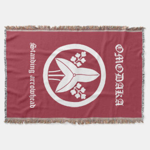 Standing arrowhead in circle throw blanket