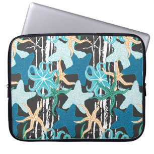Starfishes seamless pattern. Hand drawn starfishes Laptop Sleeve