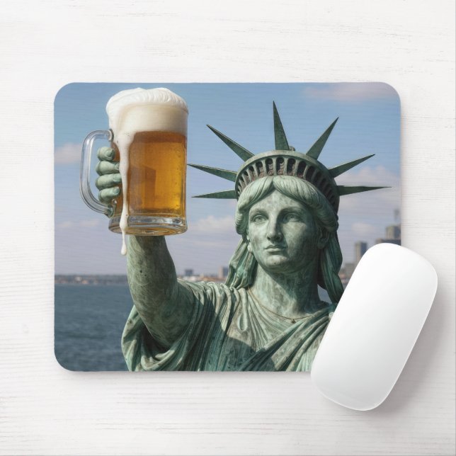 Statue of Liberty Holding Up a Beer Mug Mouse Mat (With Mouse)