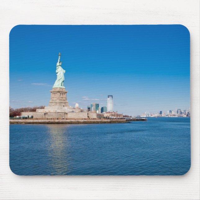 Statue of Liberty, Hudson River and Manhattan Mouse Mat (Front)