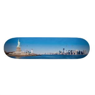 Statue of Liberty, Hudson River and Manhattan Skateboard