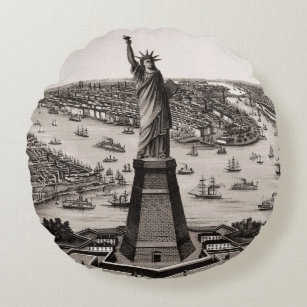 Statue Of Liberty In New York Harbour Round Cushion
