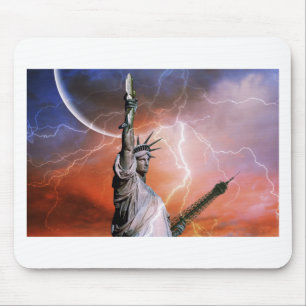 Statue of Liberty Lightening. Mouse Mat