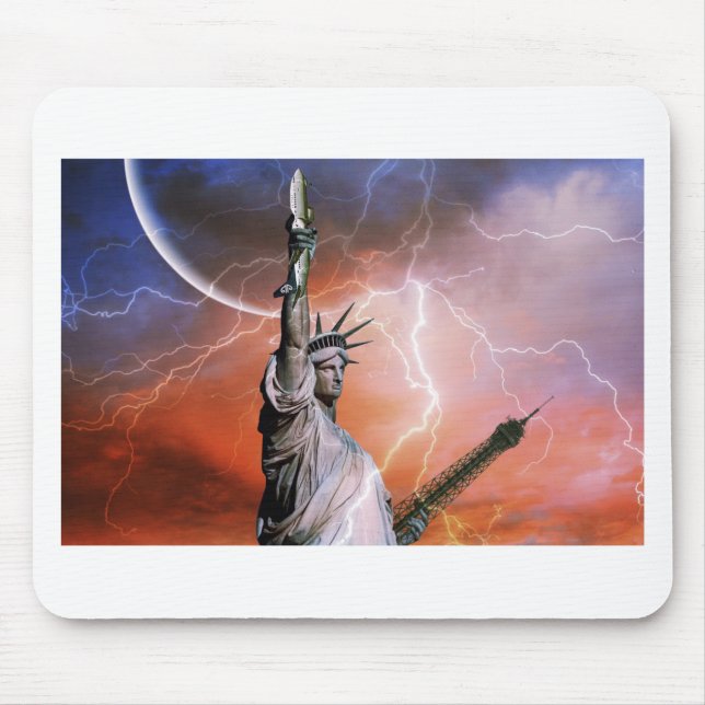 Statue of Liberty Lightening. Mouse Mat (Front)