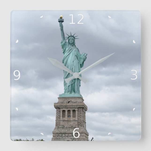 STATUE OF LIBERTY SQUARE WALL CLOCK (Front)