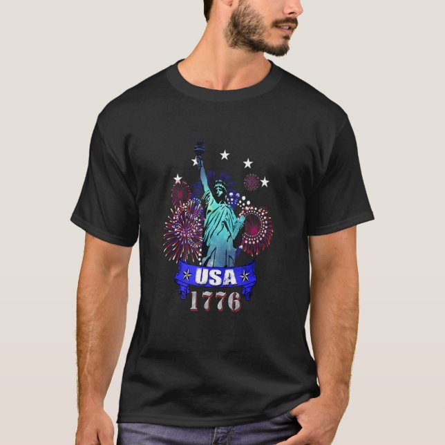 Statue of Liberty USA 1776 New York City Patriotic T-Shirt (Front)