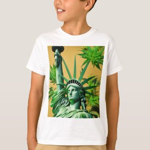 Statue of Liberty with a Twist – Cannabis Leaf Ani T-Shirt