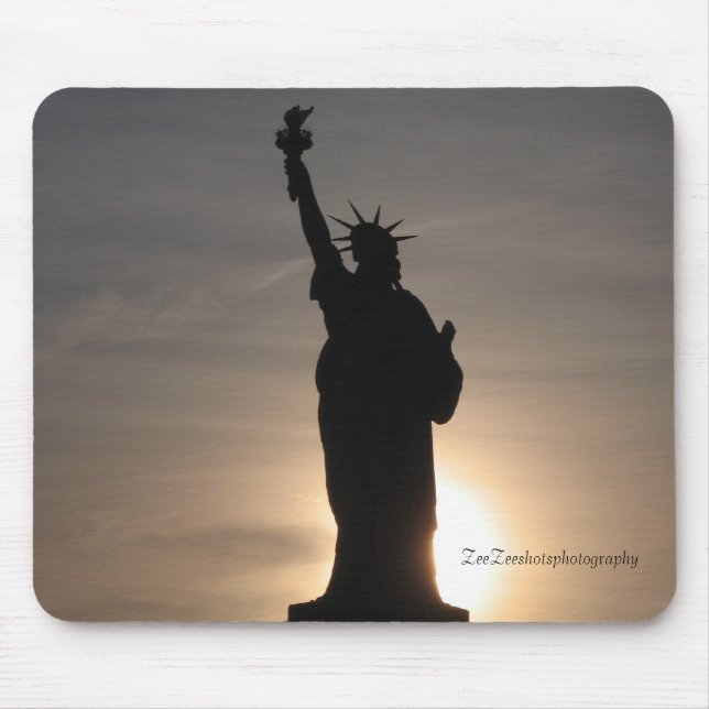 Statue of Liberty, ZeeZeeshotsphotography Mouse Mat (Front)