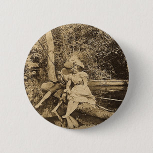 Stealing a Kiss 6 Cm Round Badge