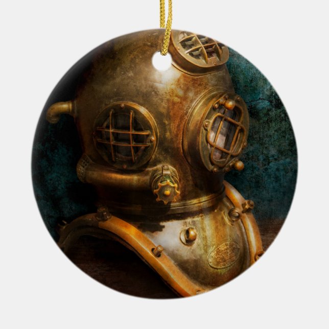 Steampunk - Diving - The diving helmet Ceramic Tree Decoration (Front)