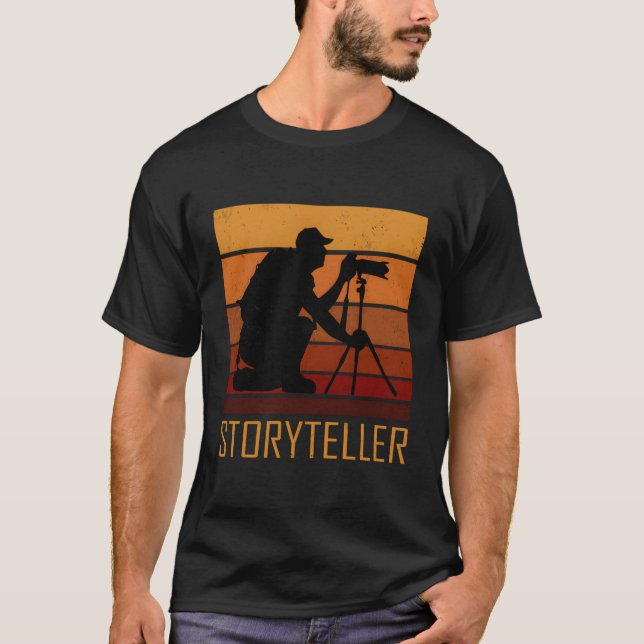 Storyteller Vintage Photographer Photography Camer T-Shirt (Front)