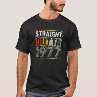 Straight Outta April 1977 Men Women Vintage 45Th B T-Shirt
