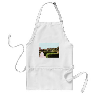 Stratford-upon-Avon Garden snap-28575 jGibney Standard Apron