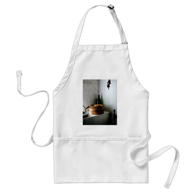 Straw Hat and Hat Box Standard Apron (Front)