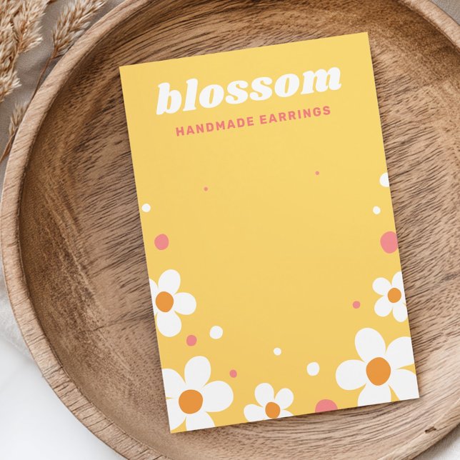 Strawberry blossom retro font yellow earring card (Strawberry blossom retro font yellow earring card)