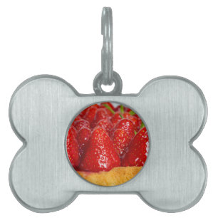 Strawberry cake with mint pet name tag