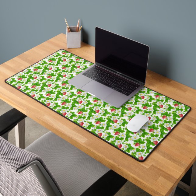 Strawberry garden wrapping paper desk mat (Office 2)