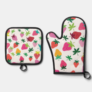 Strawberry pattern oven mitt & pot holder set