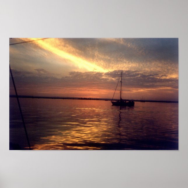 Streaked sky at sunset poster (Front)