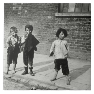 Street urchins in Lambeth (b/w photo) Tile