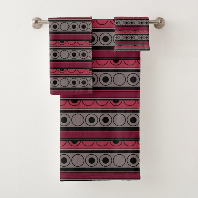 Striped pattern with circles and rings retro style bath towel set (Insitu)