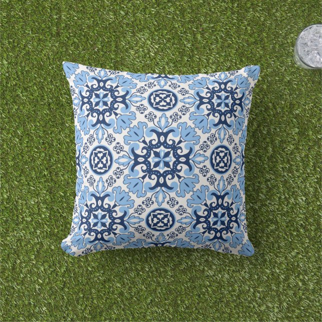 💙 Stunning blue Azulejos Cushion (Grass)