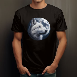 Stunning Wolf and moon T-Shirt