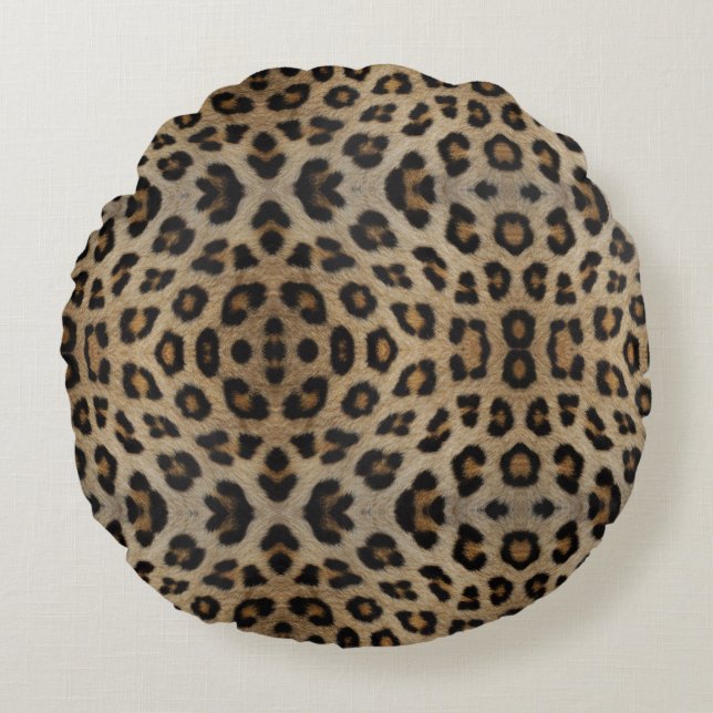 Stylish girly chic leopard fur animal print chic round cushion (Front)