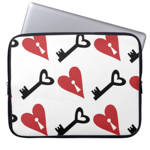 Stylish graphic seamless pattern with hearts and k laptop sleeve