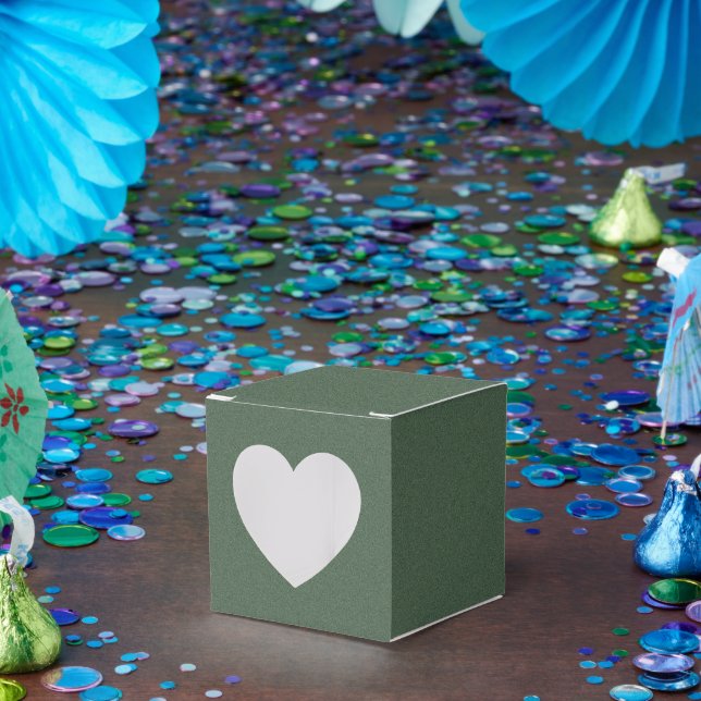 Stylish Green Pattern Luxury Party Treat Heart Favour Box (Party)