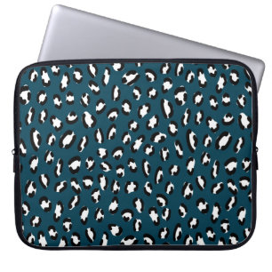 Stylish jaguar skin seamless pattern, animal art. laptop sleeve