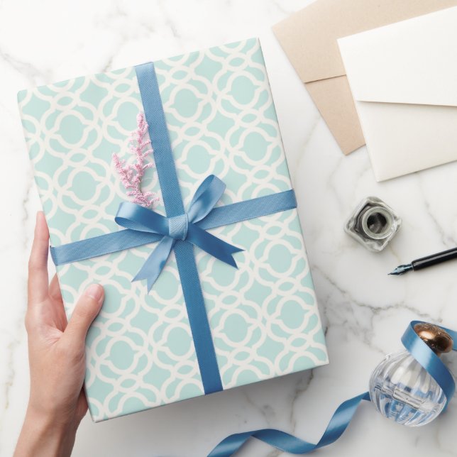 Stylish Modern Ivory Quatrefoil Pattern Wedding Wrapping Paper (Gifting)