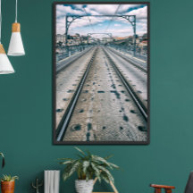 Subway railway on Dom Luis I bridge superior deck