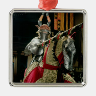 Suit of armour and matching horse armour metal tree decoration