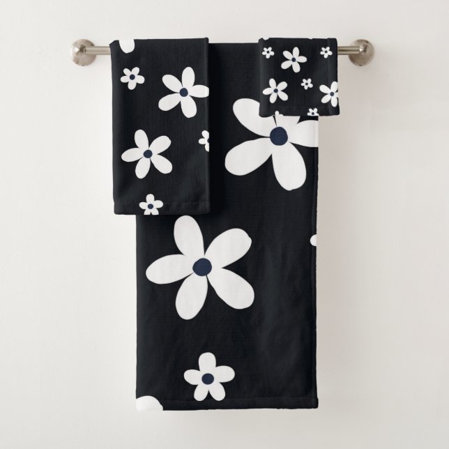 Summer Boho Black White Daisy Flowers Bath Towel Set (Insitu)