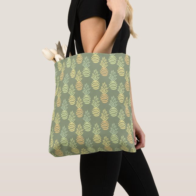 Summer colorful pineapple fruit green pattern tote bag (Close Up)